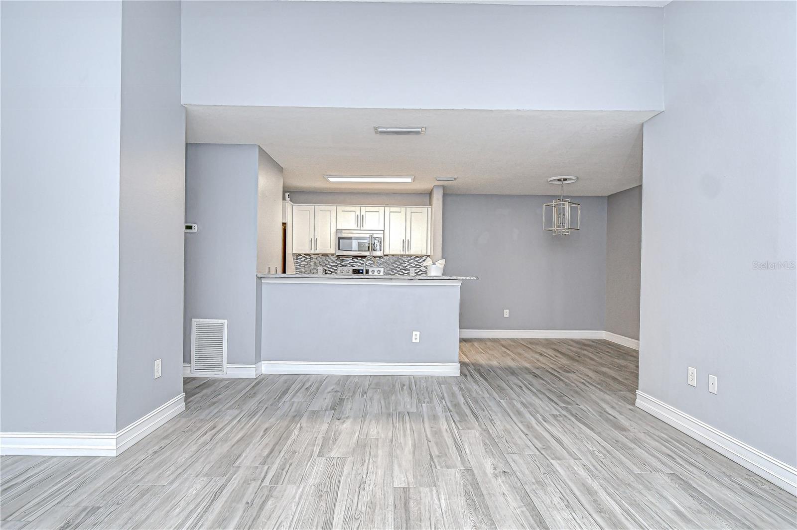 Image 13 of 40 For 9481 Highland Oak Drive 1506