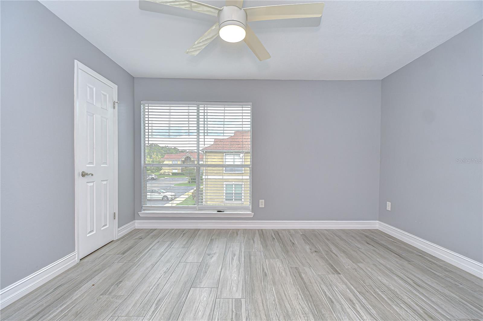 Image 19 of 40 For 9481 Highland Oak Drive 1506