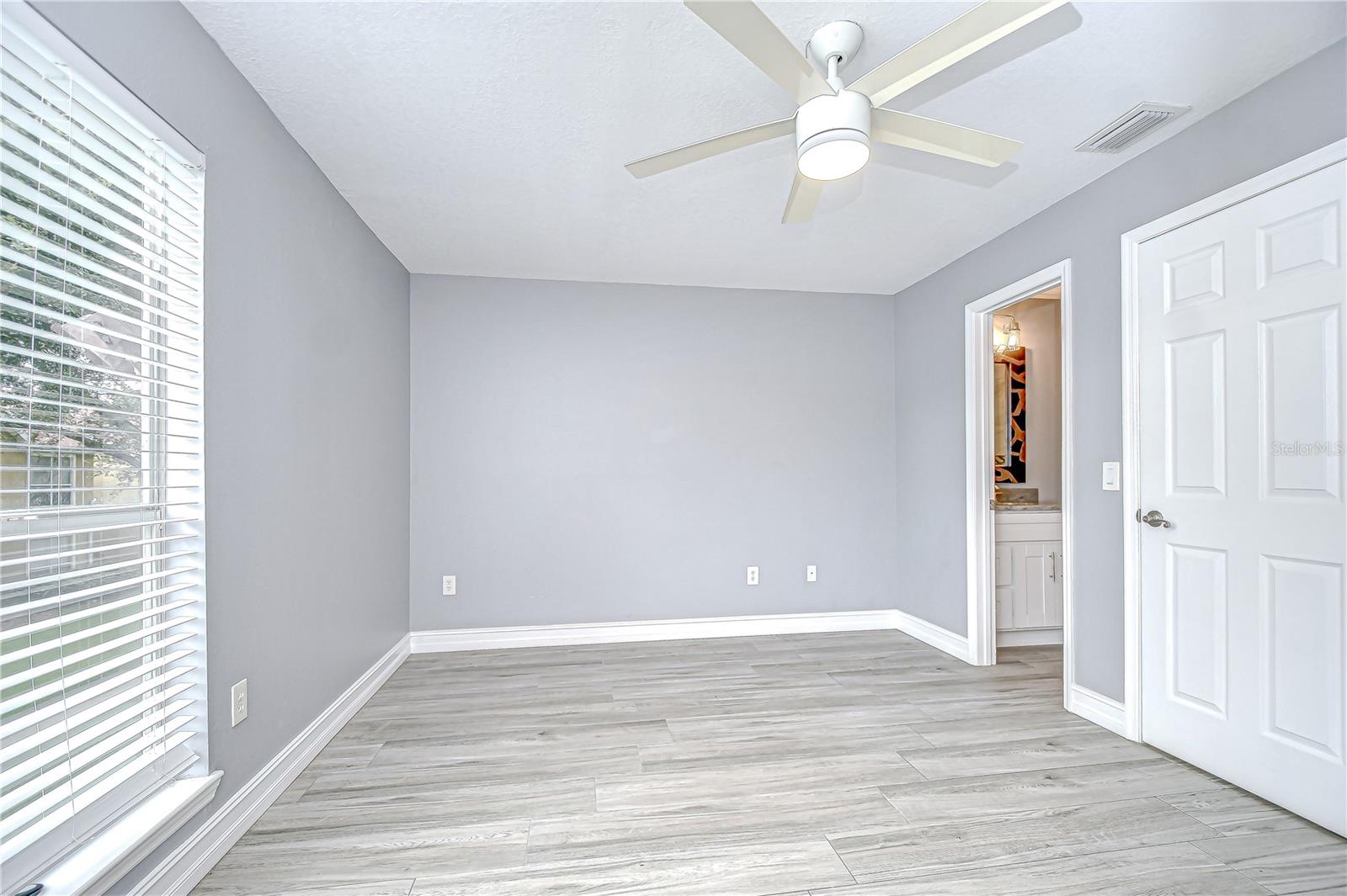 Image 20 of 40 For 9481 Highland Oak Drive 1506