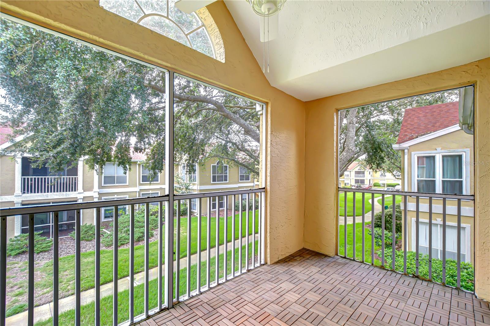 Image 23 of 40 For 9481 Highland Oak Drive 1506