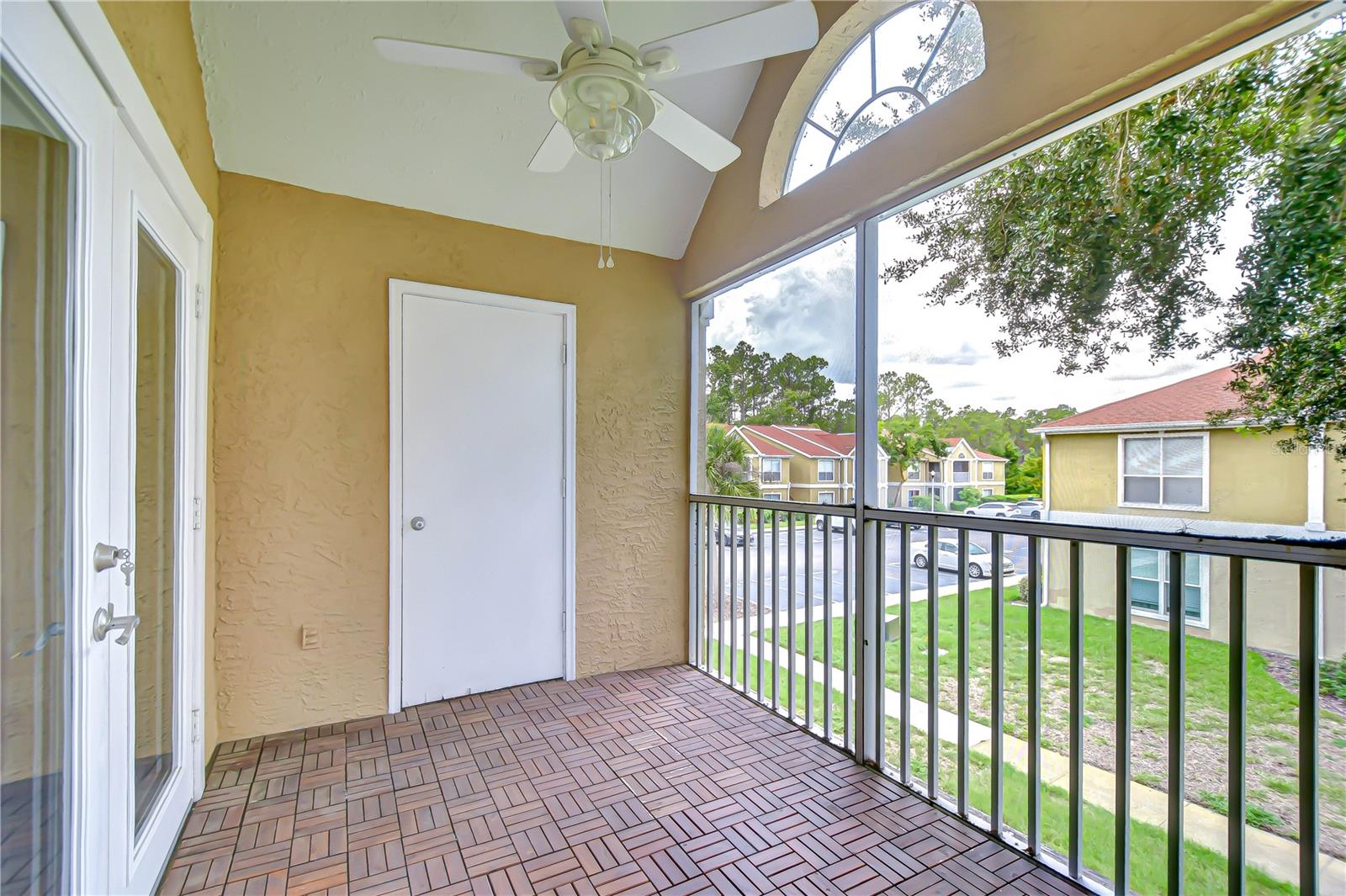 Image 24 of 40 For 9481 Highland Oak Drive 1506