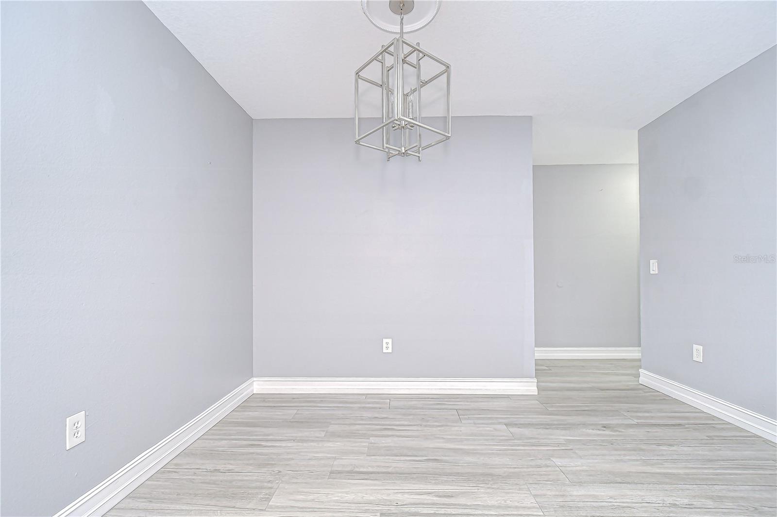 Image 4 of 40 For 9481 Highland Oak Drive 1506