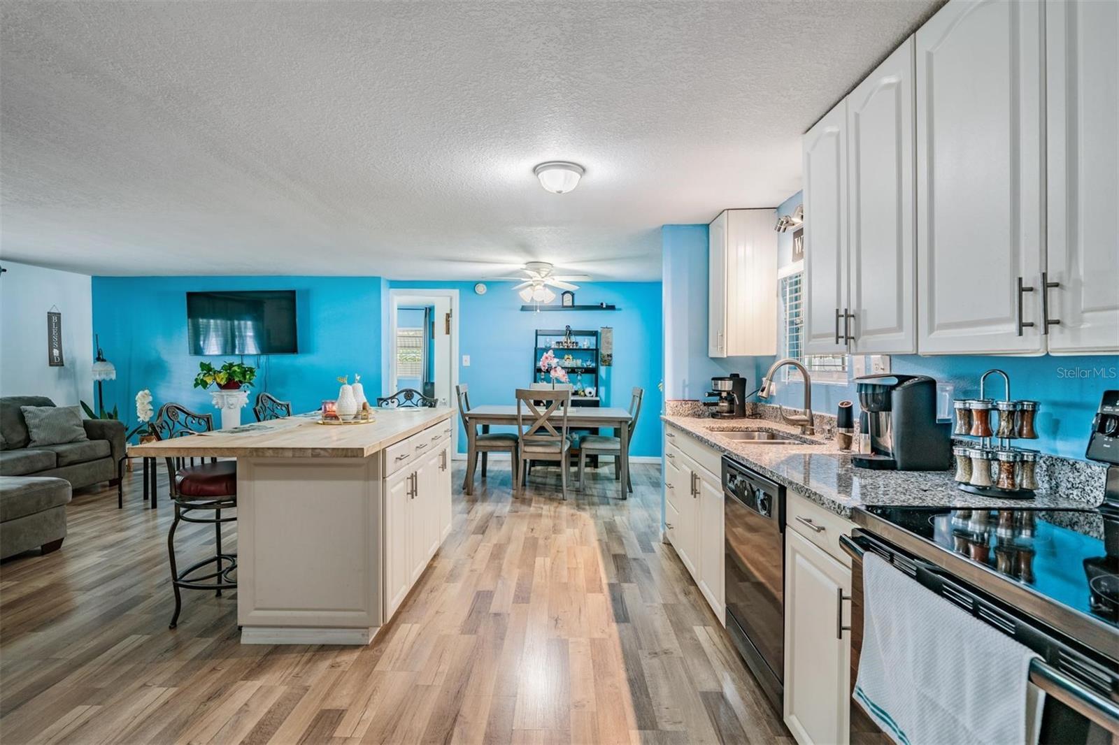 Image 17 of 38 For 6118 Saddletree Drive