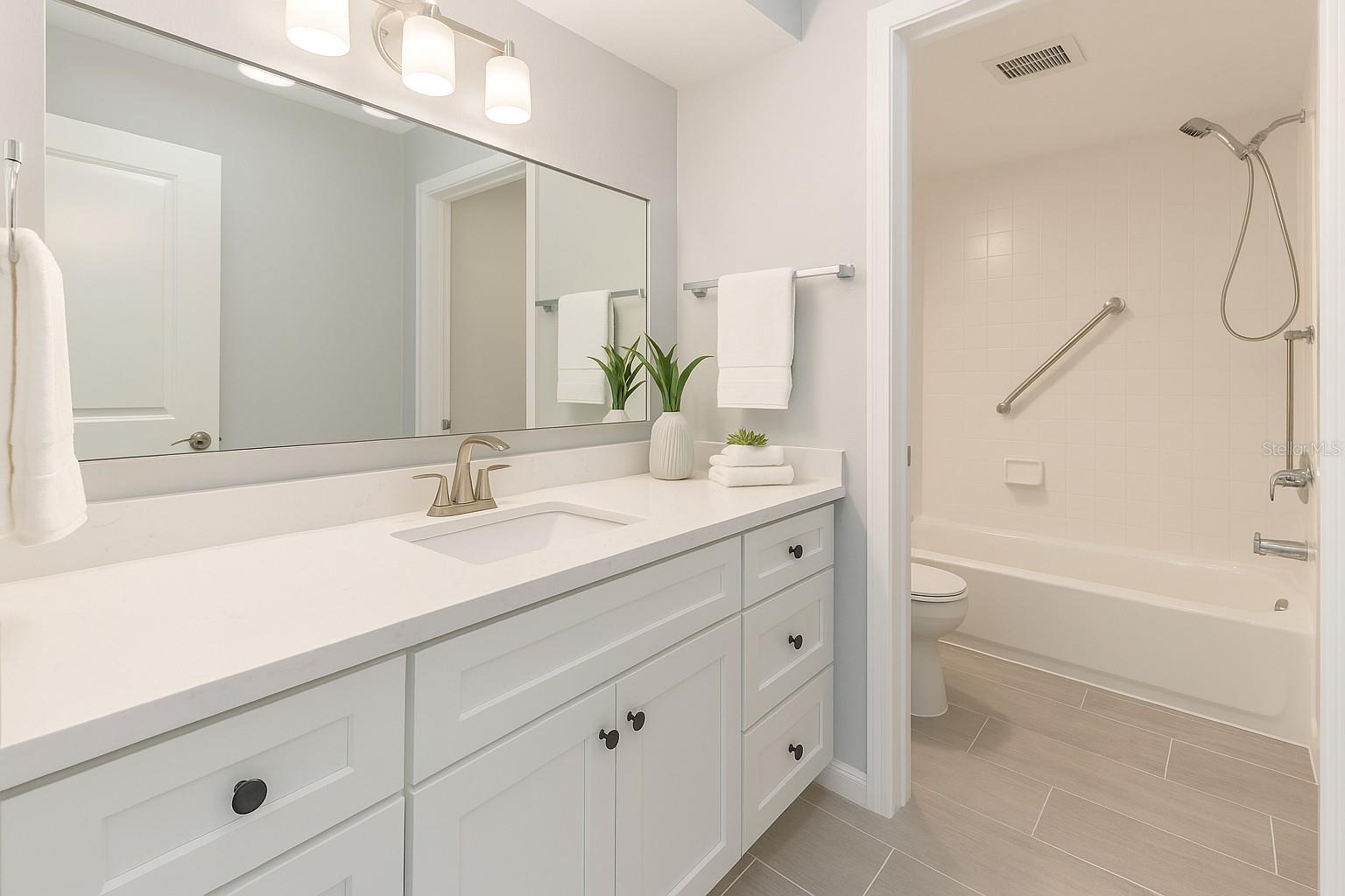 Image 6 of 10 For 2621 Cove Cay Drive 206