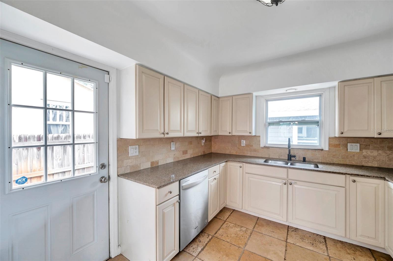 Image 14 of 55 For 1601 14th Street N