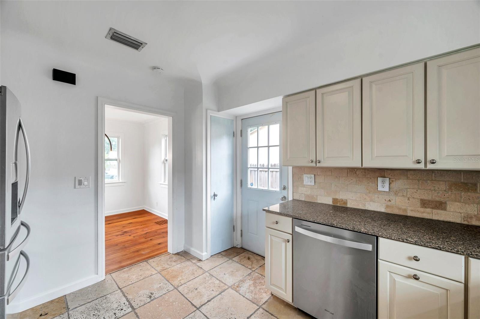 Image 16 of 55 For 1601 14th Street N