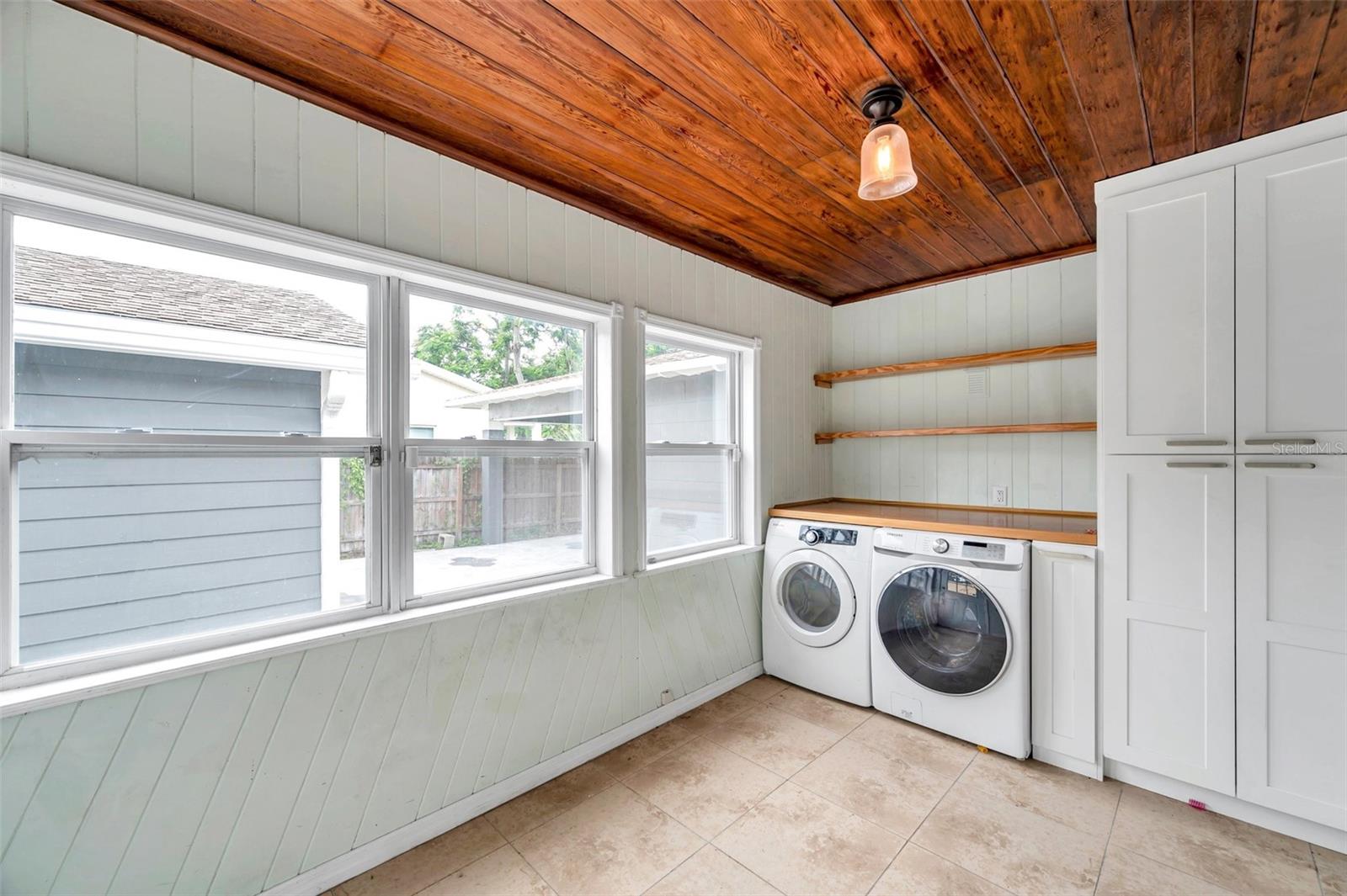 Image 17 of 55 For 1601 14th Street N