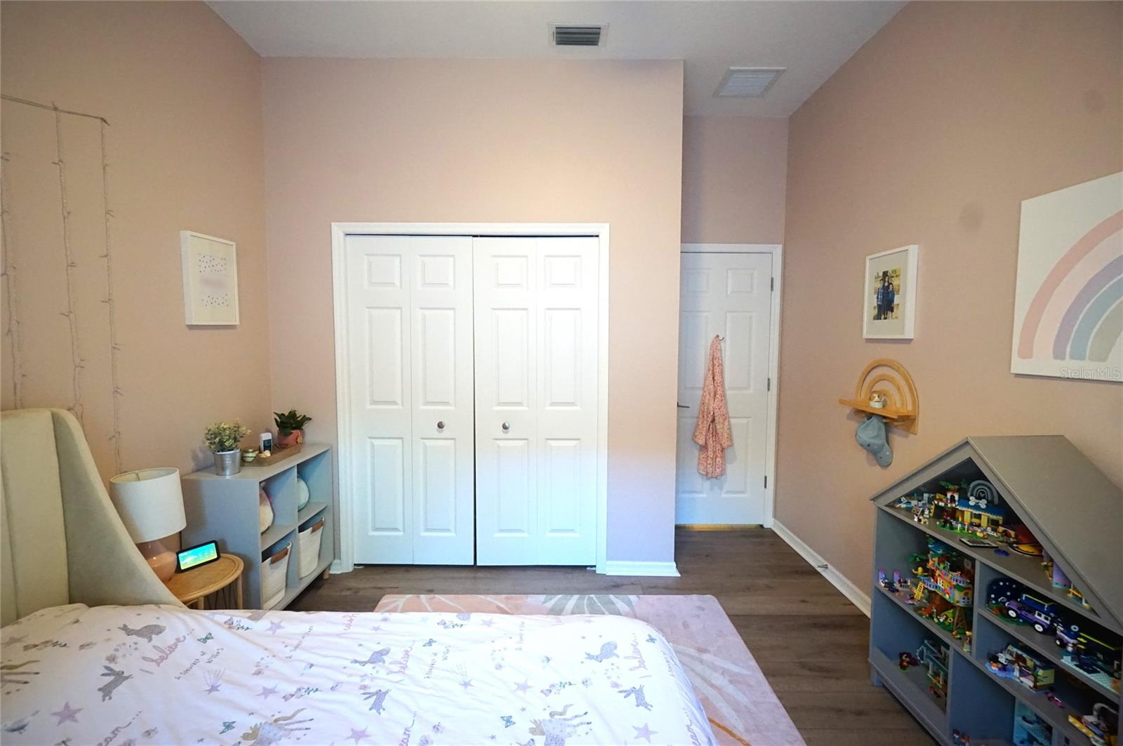 Image 22 of 37 For 13708 Whitebark Place