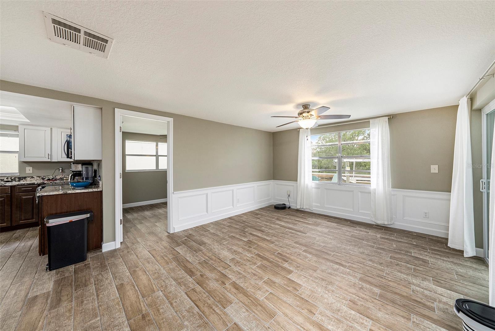 Image 8 of 29 For 15525 Old Dixie Highway