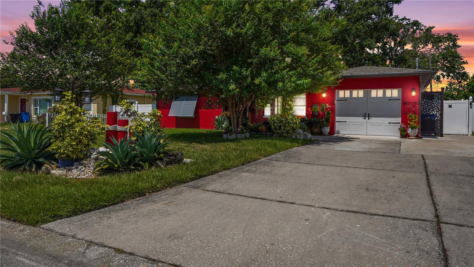 Listing photo id 51 for 5501 Highland Street S