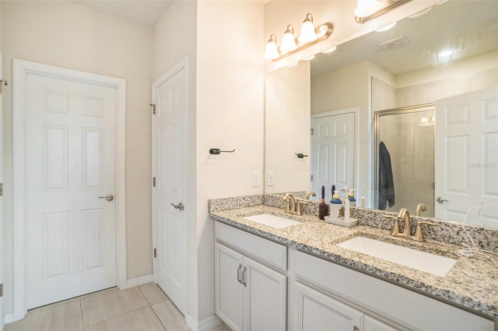 Image 25 of 33 For 2919 Grand Kemerton Place