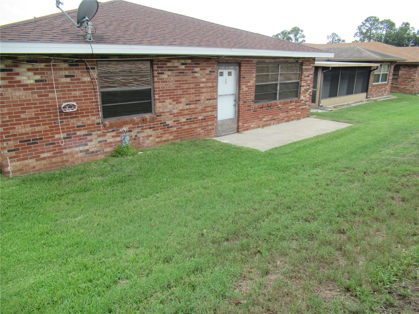 Image 14 of 29 For 661 Lake Carolyn Circle