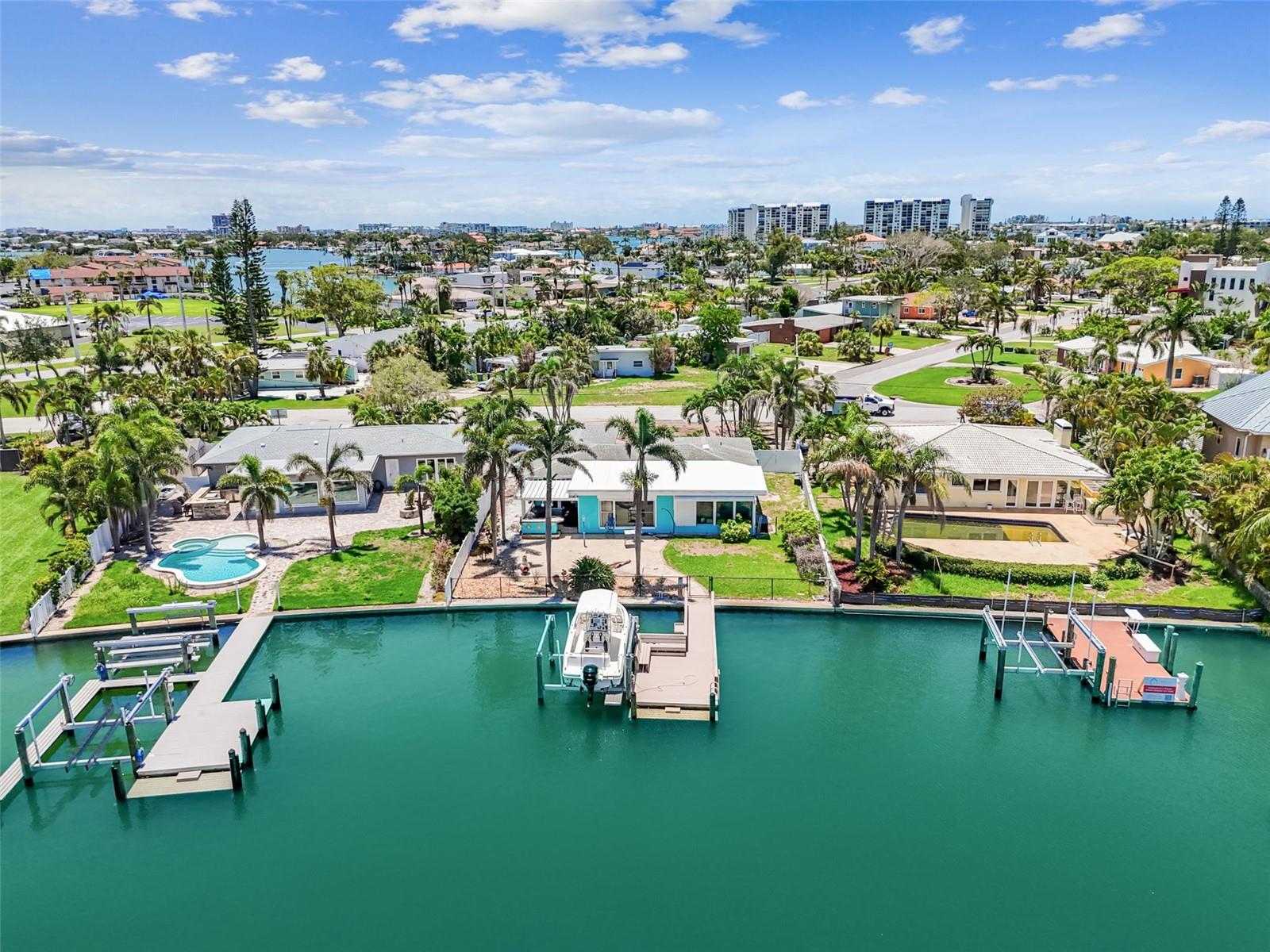Image 5 of 43 For 10246 Tarpon Drive