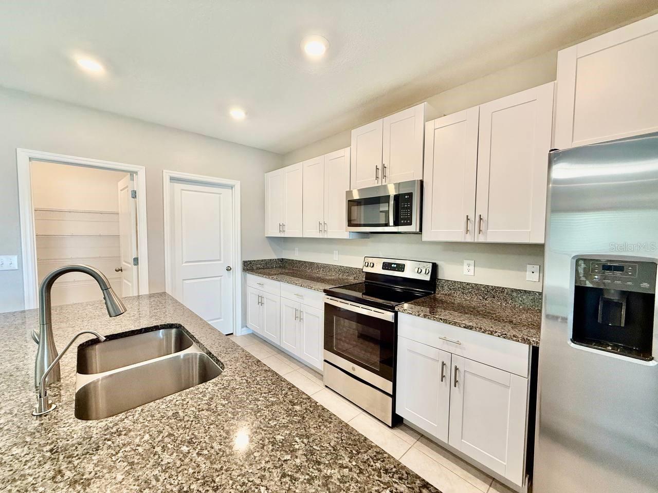 Image 10 of 45 For 1036 Royal Empress Drive