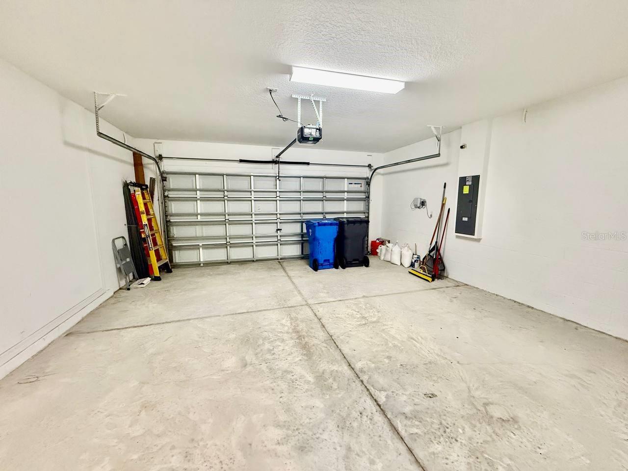 Image 14 of 45 For 1036 Royal Empress Drive