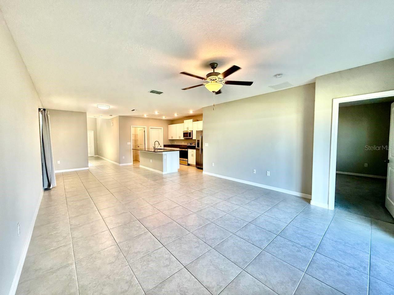 Image 17 of 45 For 1036 Royal Empress Drive