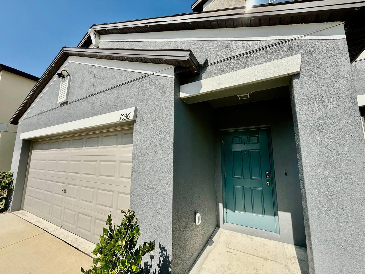 Image 3 of 45 For 1036 Royal Empress Drive