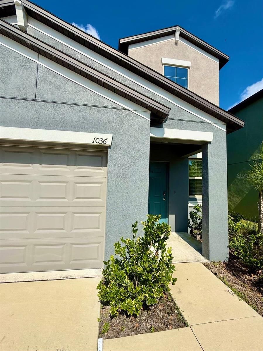 Image 4 of 45 For 1036 Royal Empress Drive