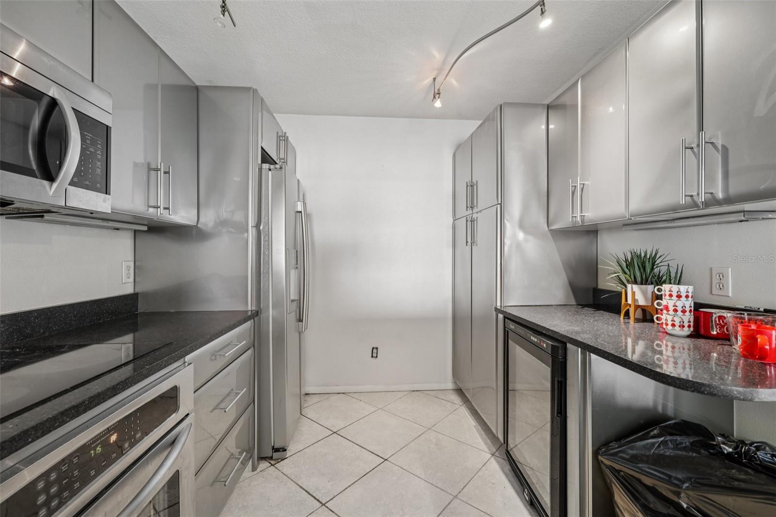 Image 11 of 29 For 7300 Sun Island Drive S 1602