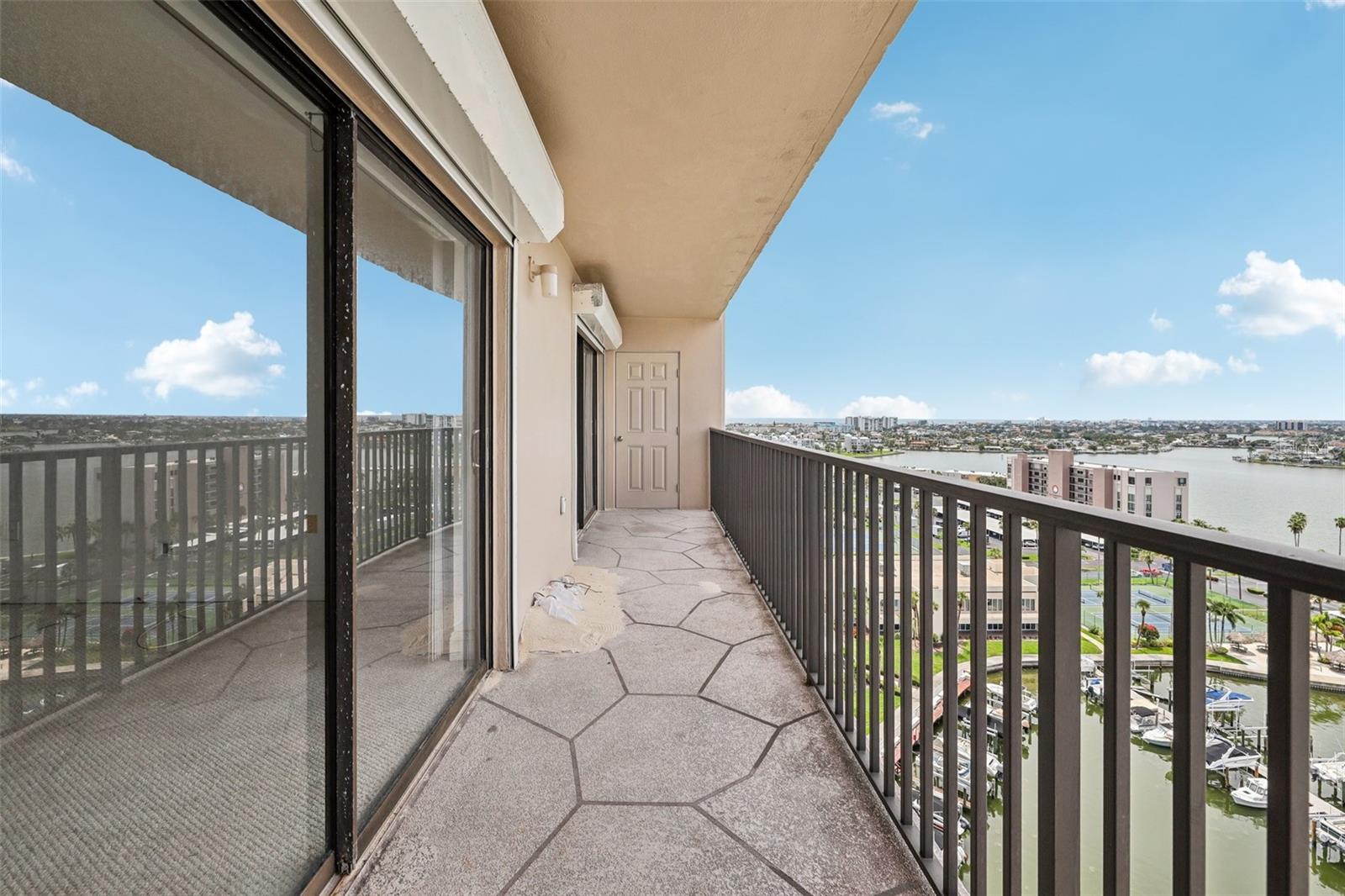 Image 18 of 29 For 7300 Sun Island Drive S 1602