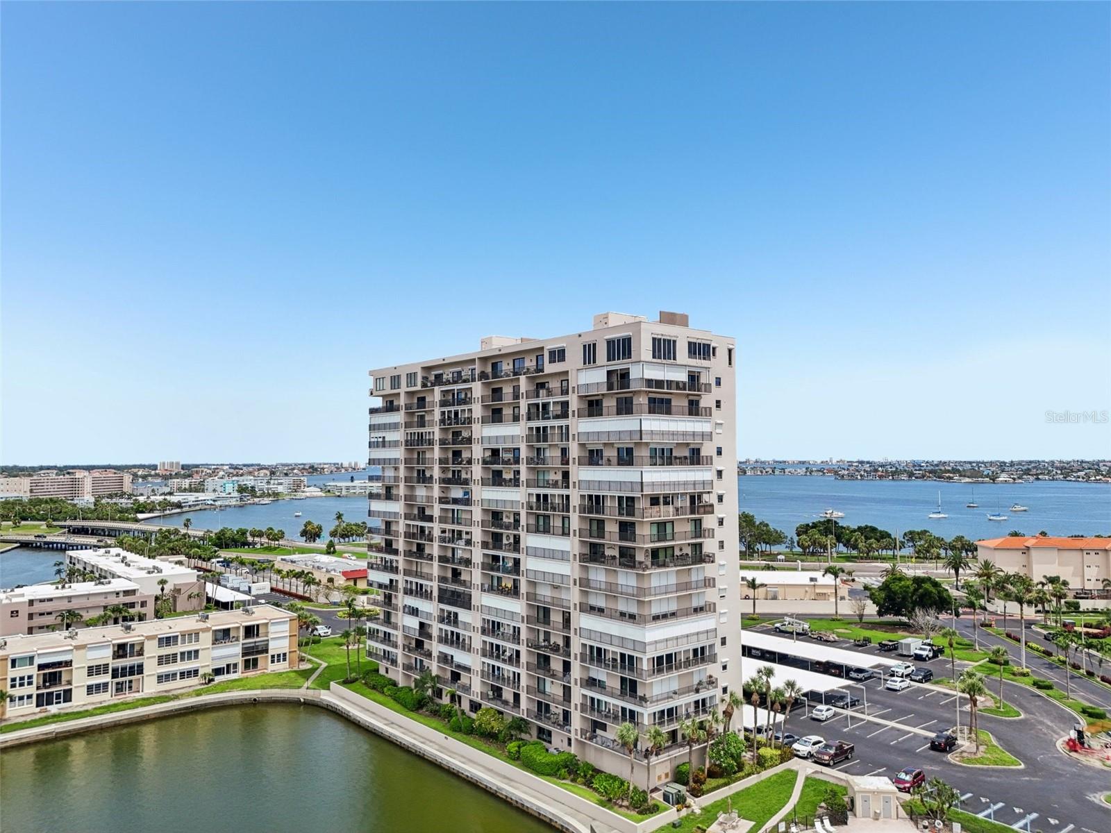 Image 23 of 29 For 7300 Sun Island Drive S 1602