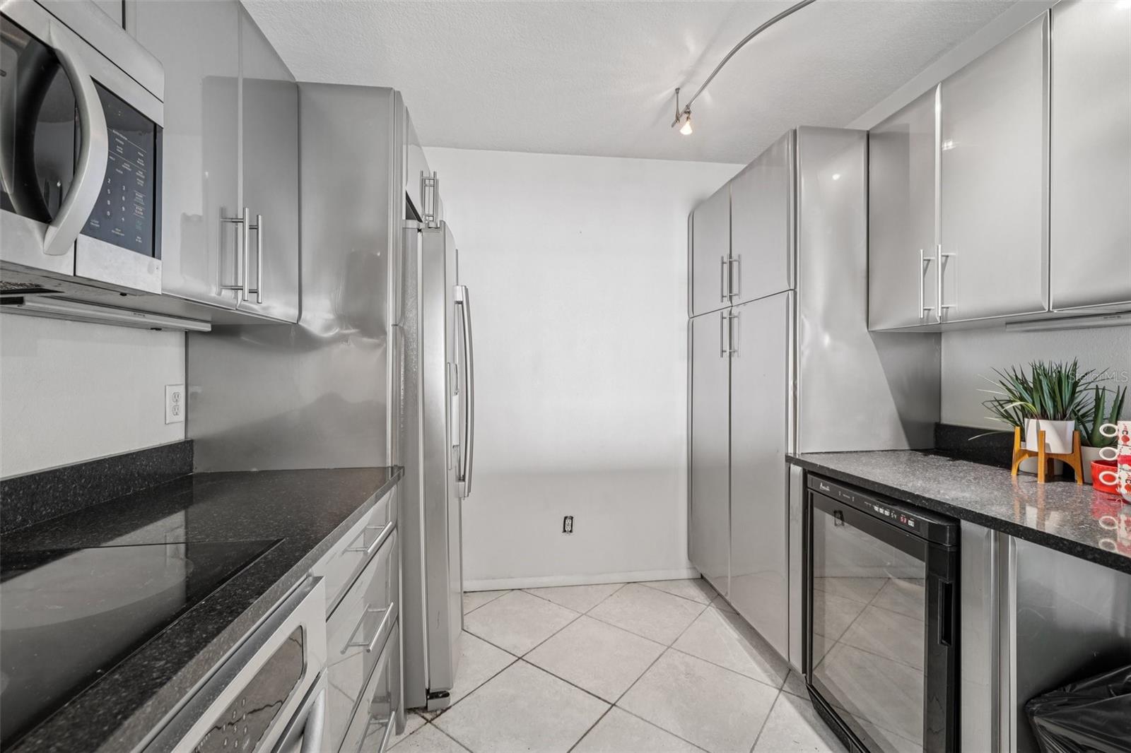 Image 9 of 29 For 7300 Sun Island Drive S 1602
