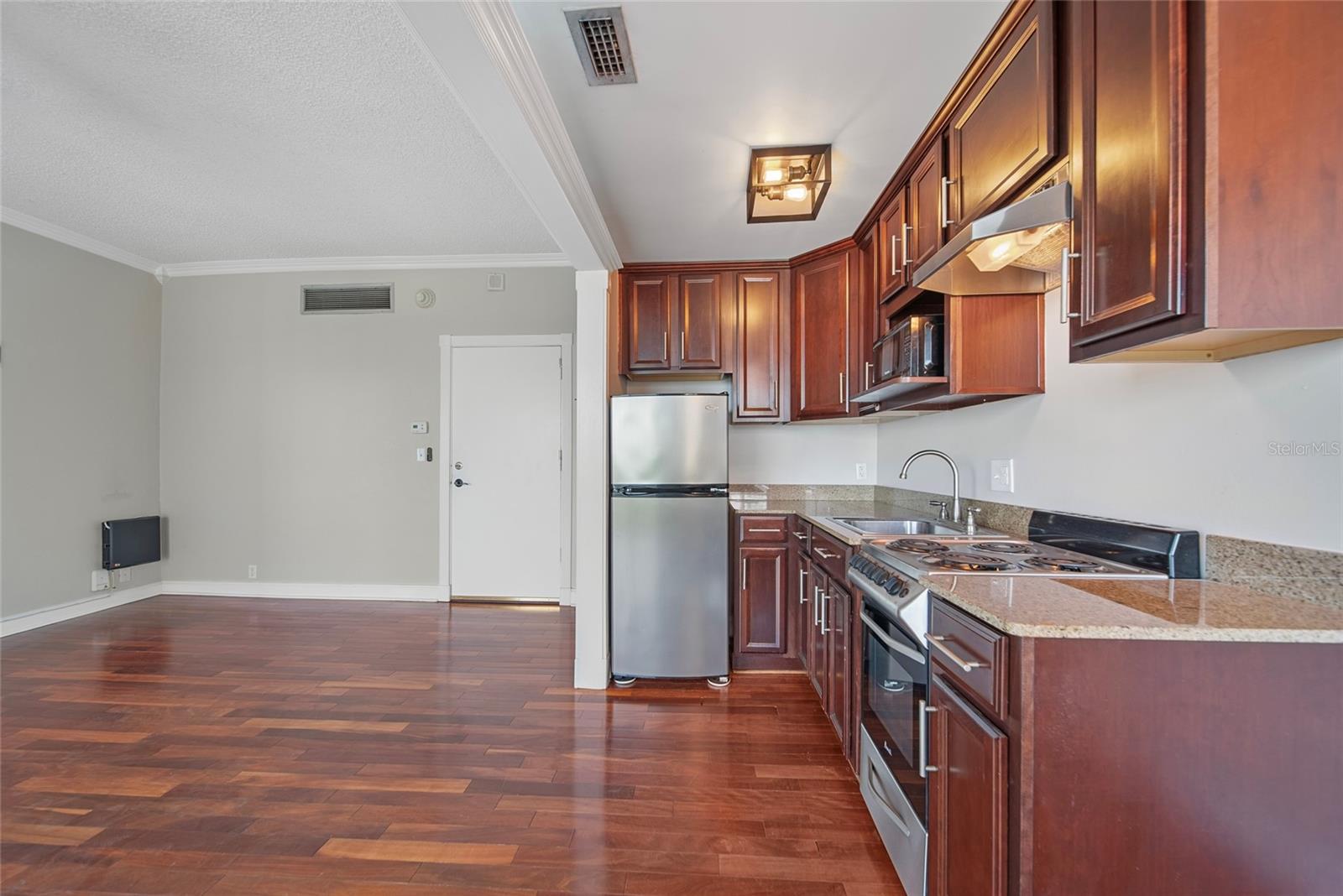 Image 11 of 30 For 2109 Bayshore Boulevard 909