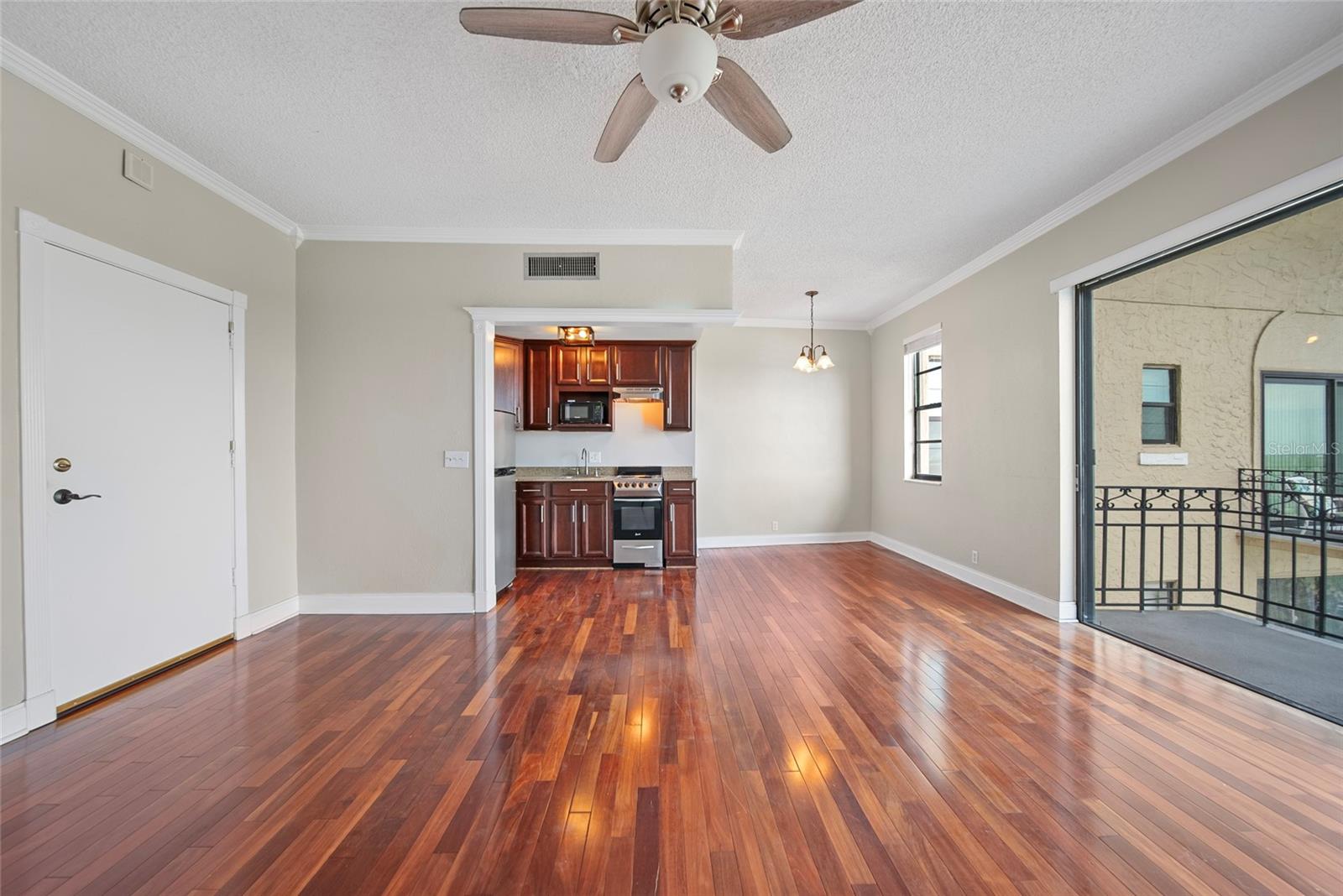 Image 12 of 30 For 2109 Bayshore Boulevard 909