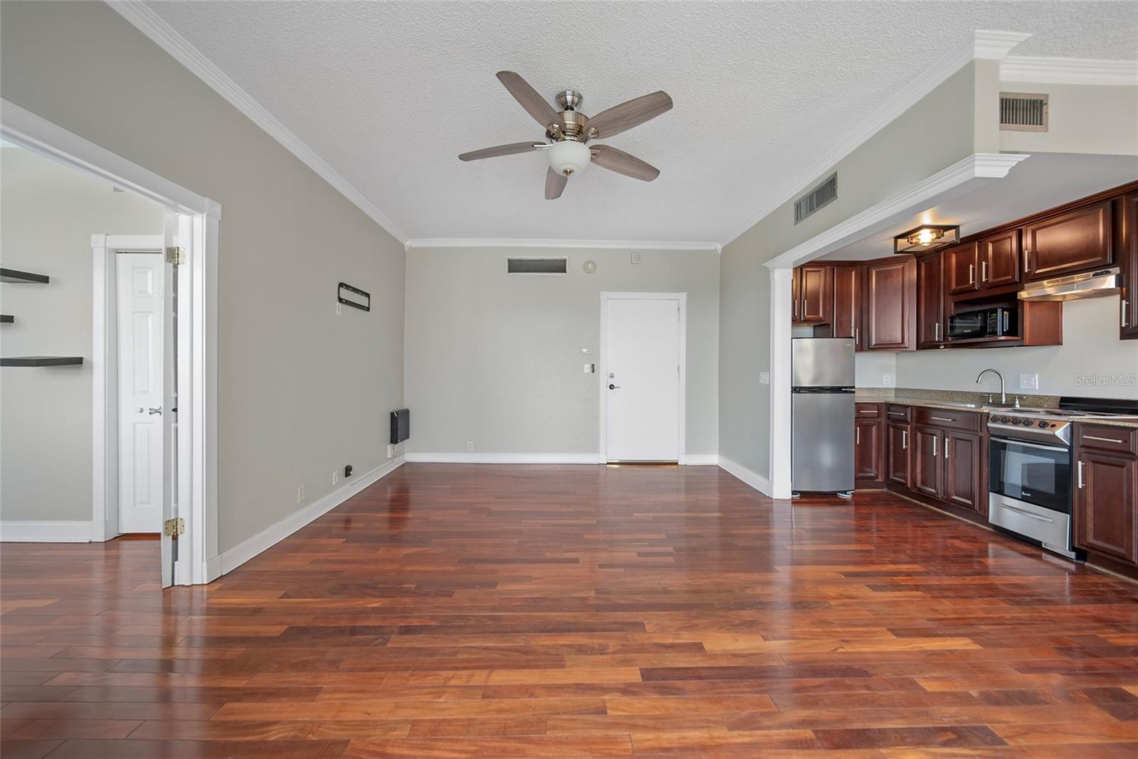 Image 14 of 30 For 2109 Bayshore Boulevard 909