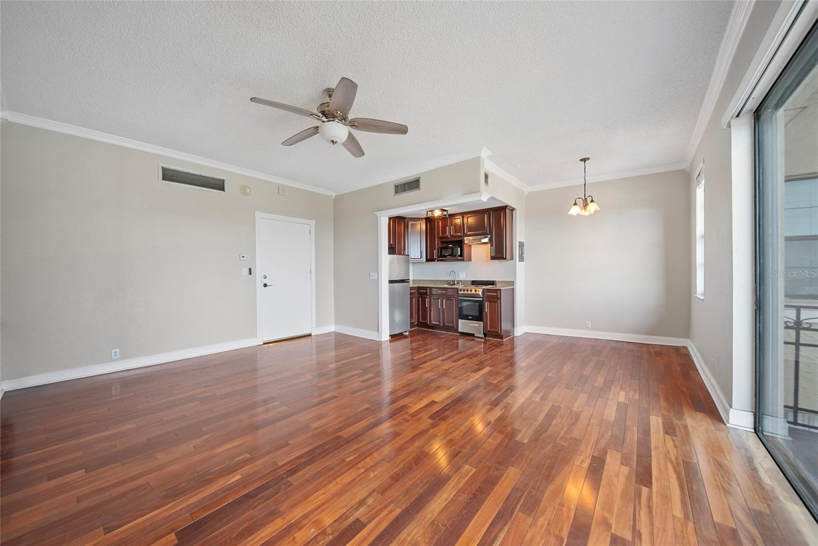 Image 16 of 30 For 2109 Bayshore Boulevard 909
