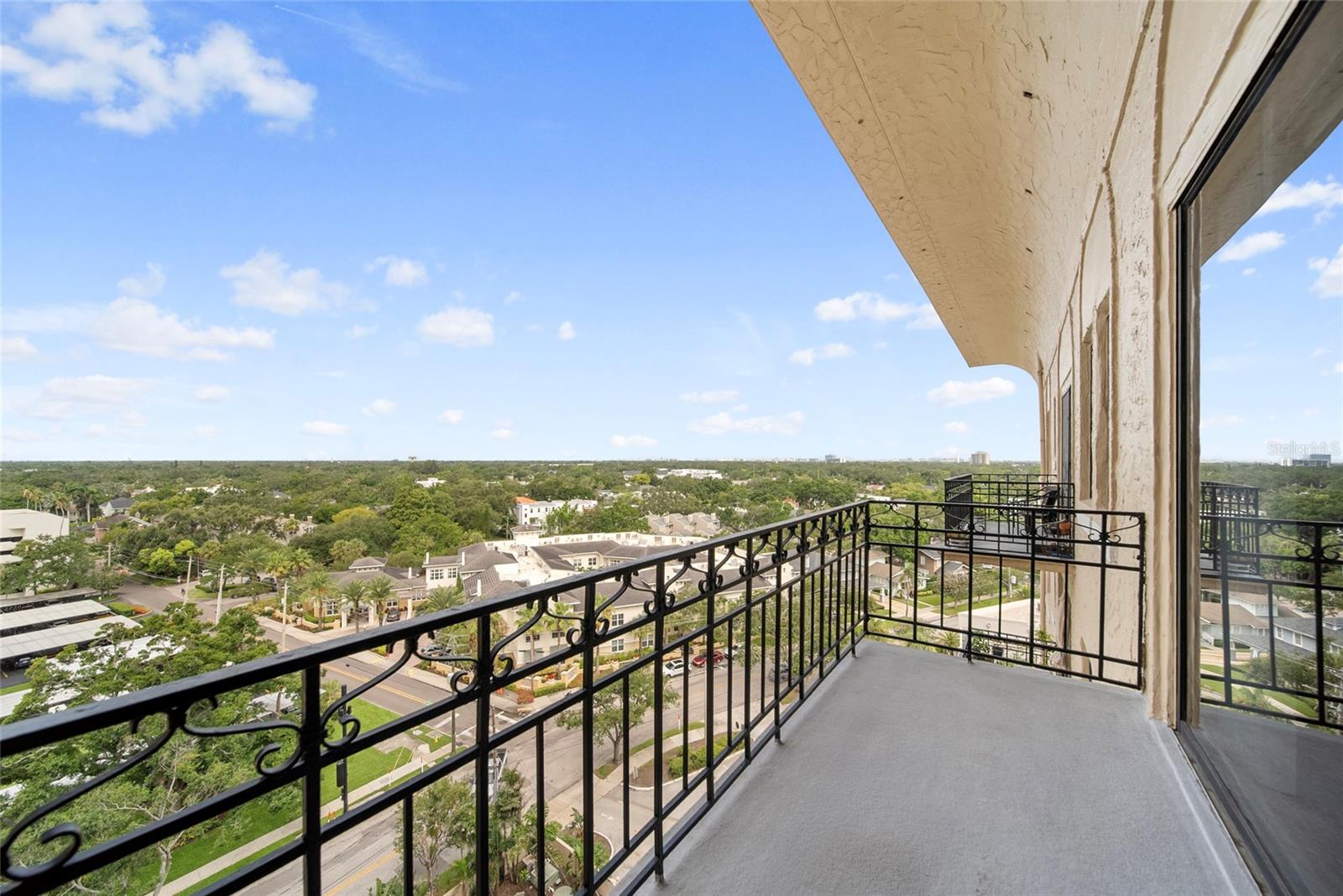 Image 18 of 30 For 2109 Bayshore Boulevard 909