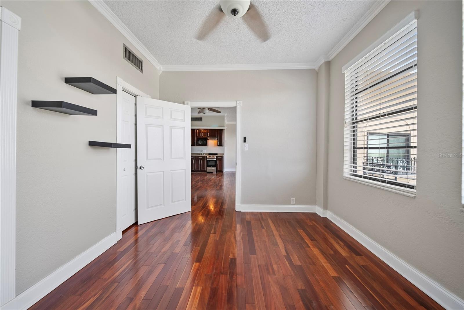 Image 22 of 30 For 2109 Bayshore Boulevard 909