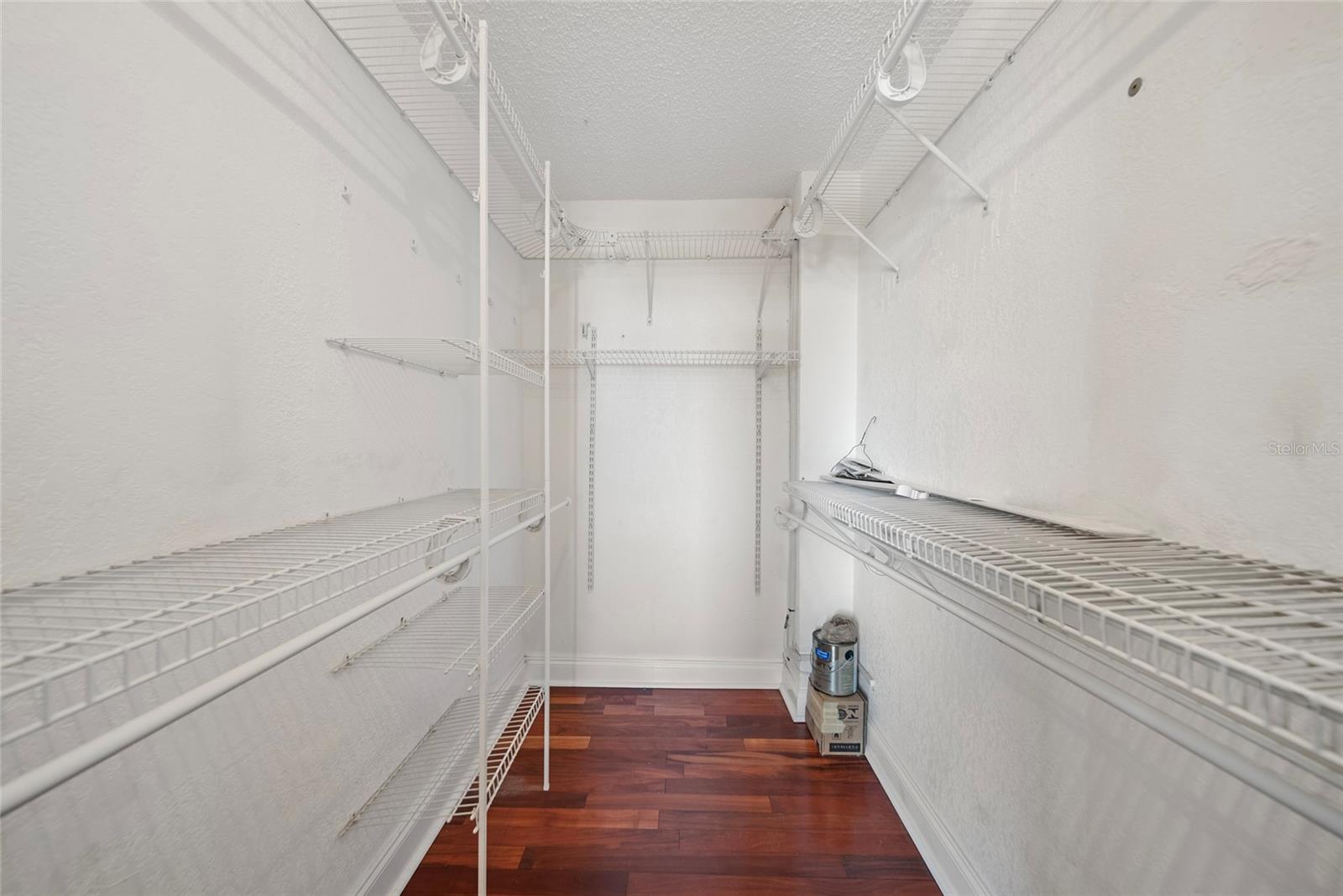 Image 25 of 30 For 2109 Bayshore Boulevard 909