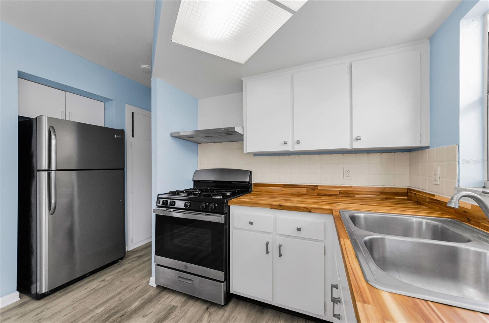 Image 10 of 34 For 12400 Park Boulevard 311