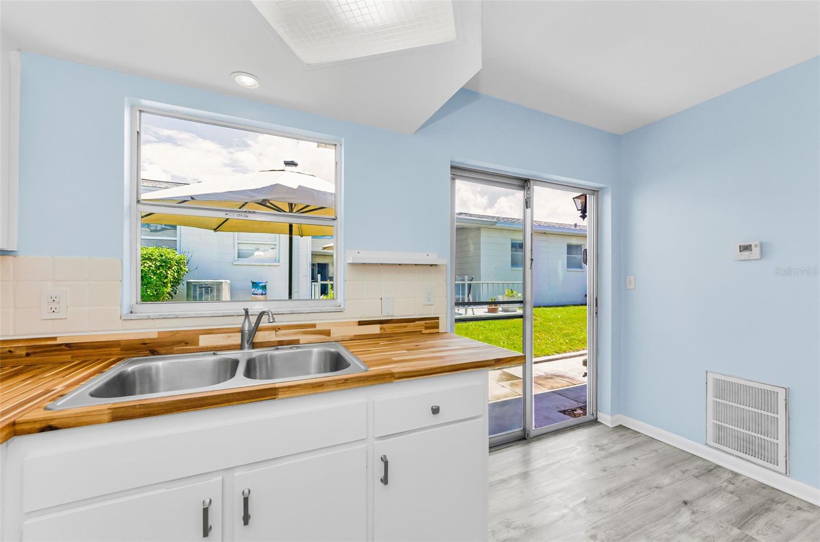 Image 11 of 34 For 12400 Park Boulevard 311
