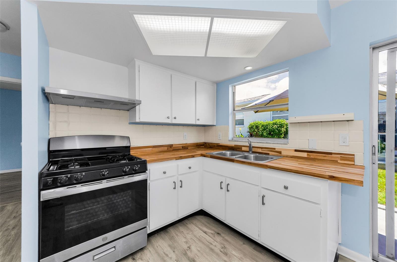 Image 8 of 34 For 12400 Park Boulevard 311