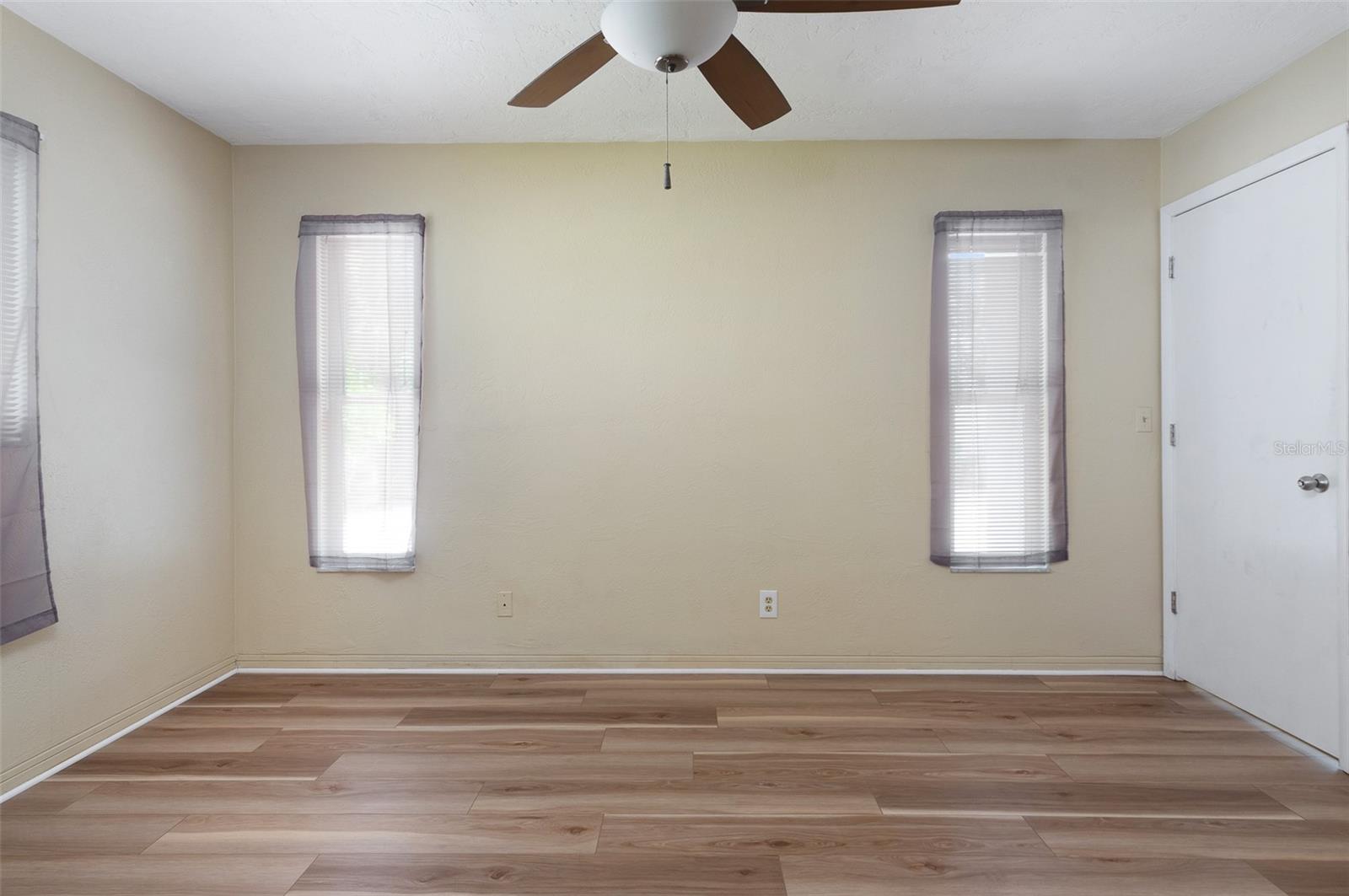 Image 17 of 35 For 12979 89th Avenue