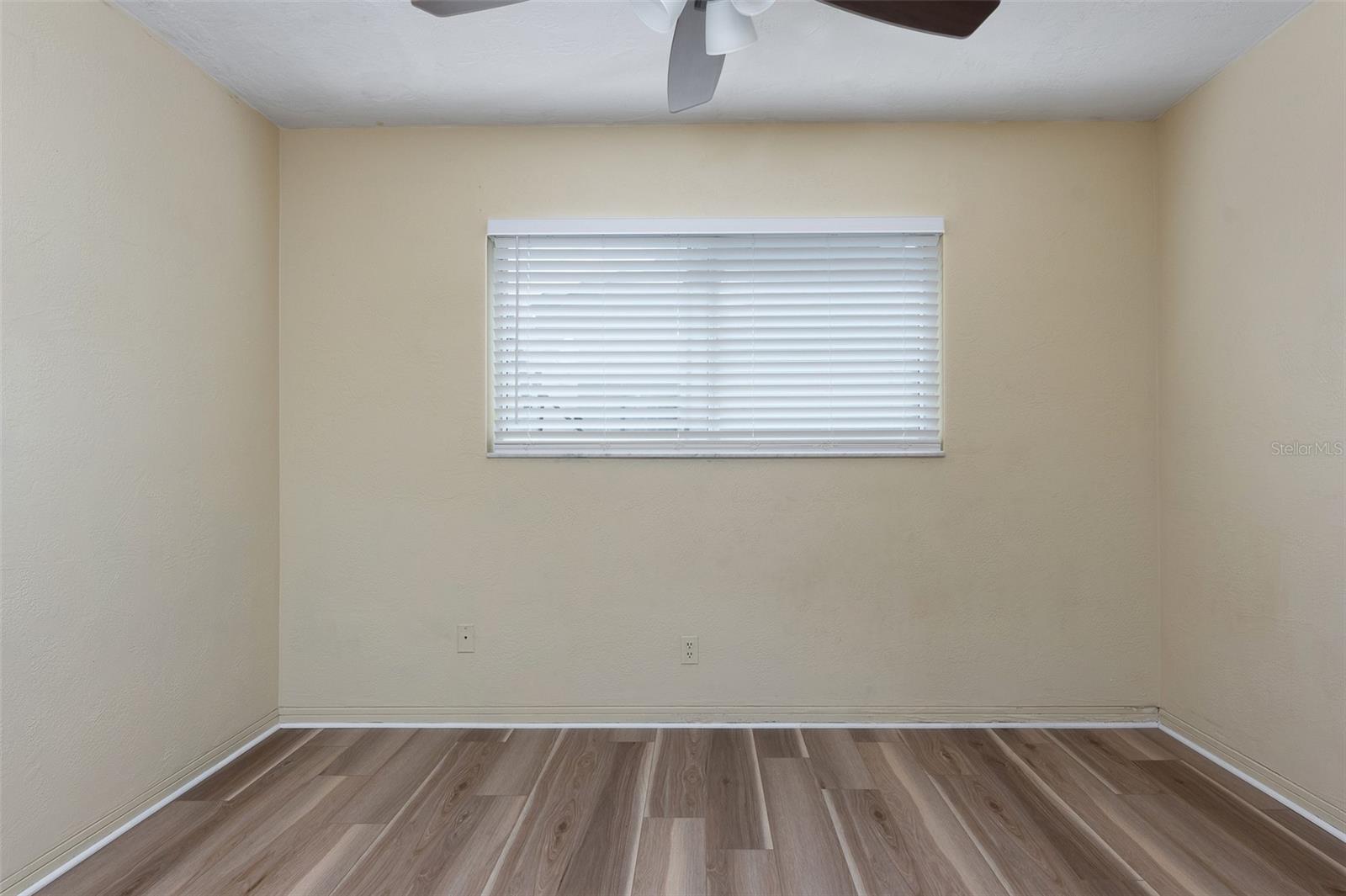 Image 21 of 35 For 12979 89th Avenue