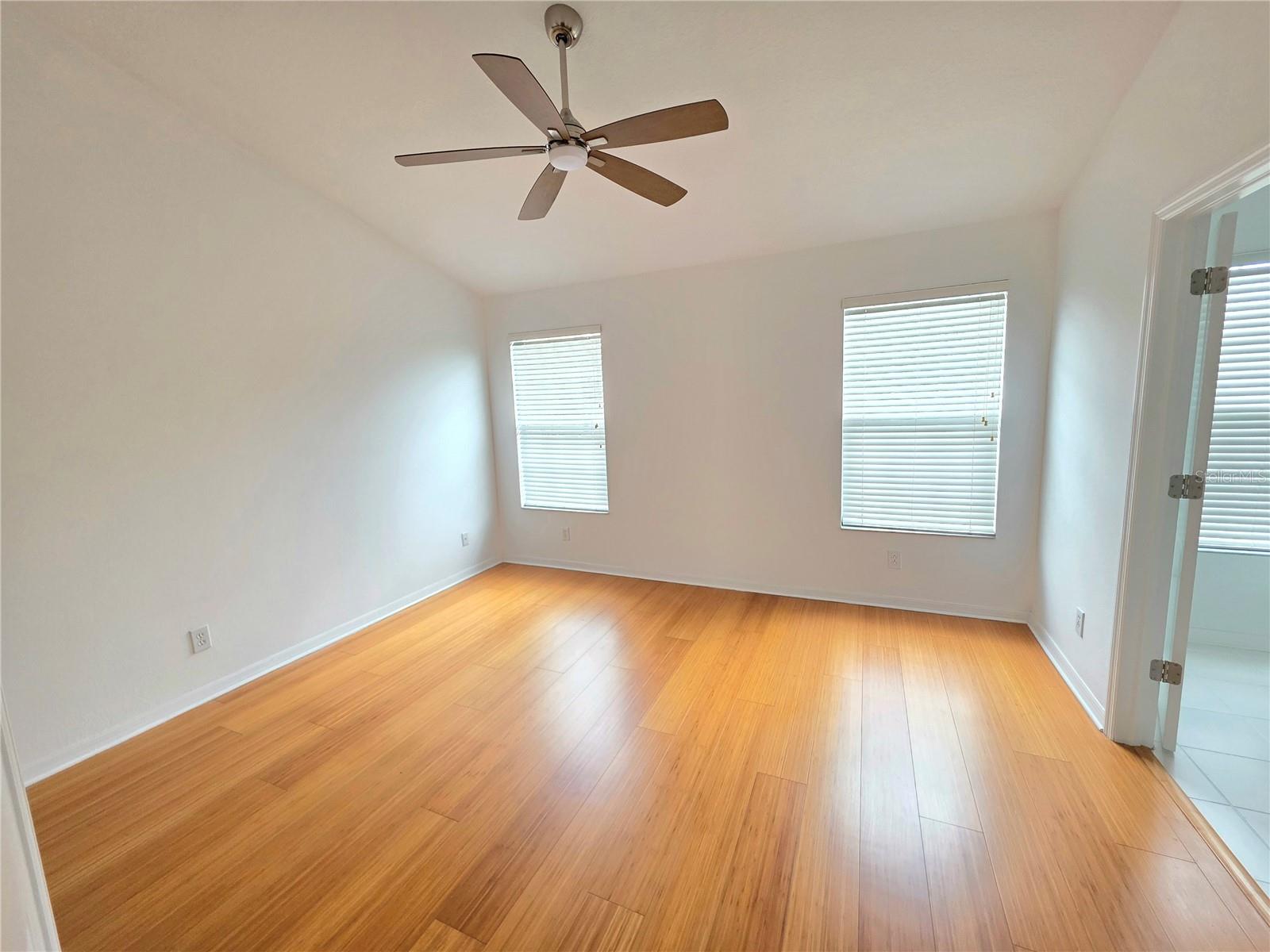 Image 9 of 30 For 3053 Pointeview Drive