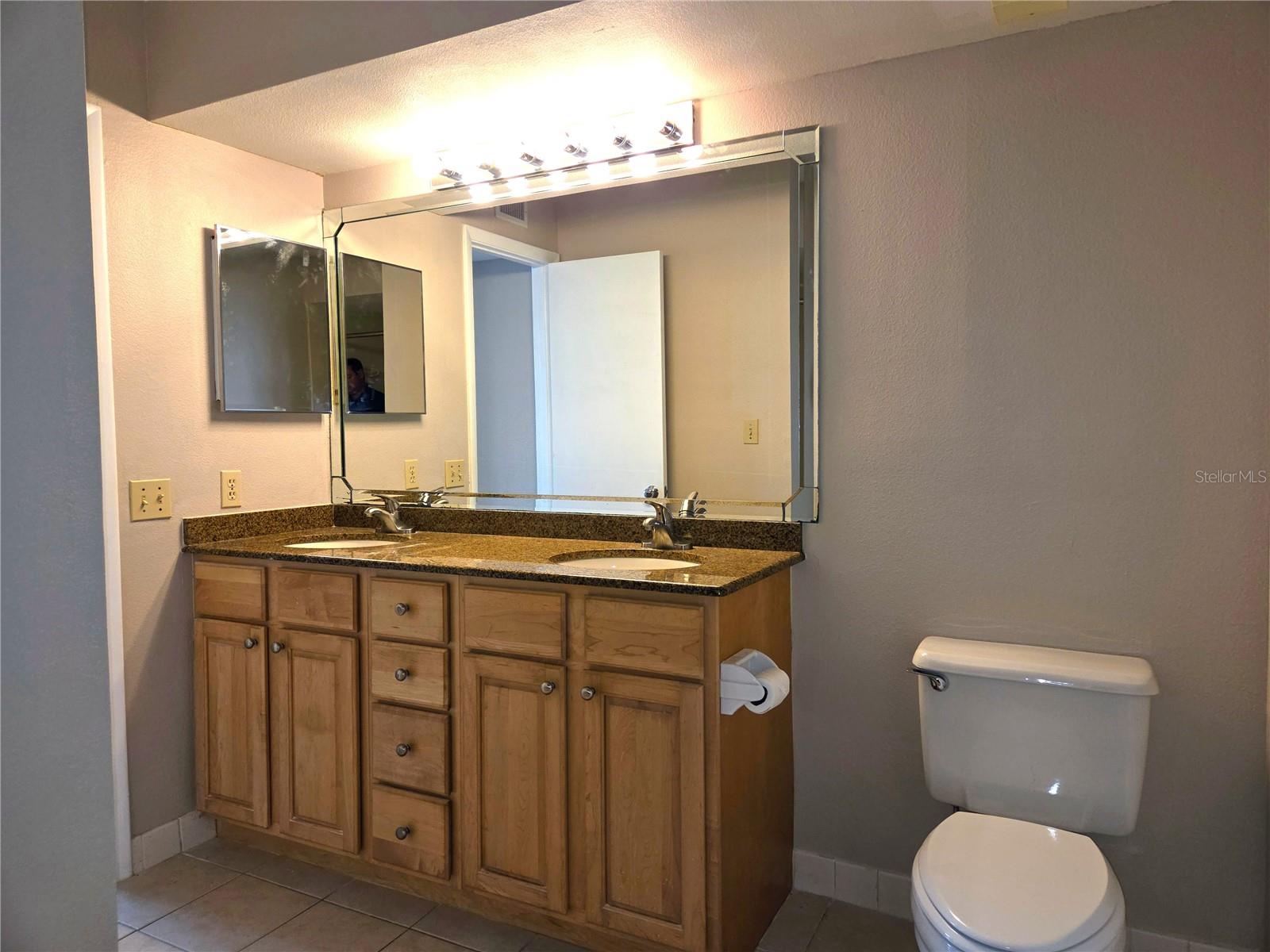 Image 21 of 39 For 5801 Bahia Del Mar Circle 113
