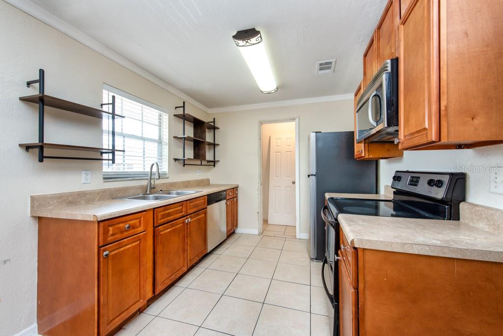 Image 3 of 13 For 200 Country Club Drive 1402