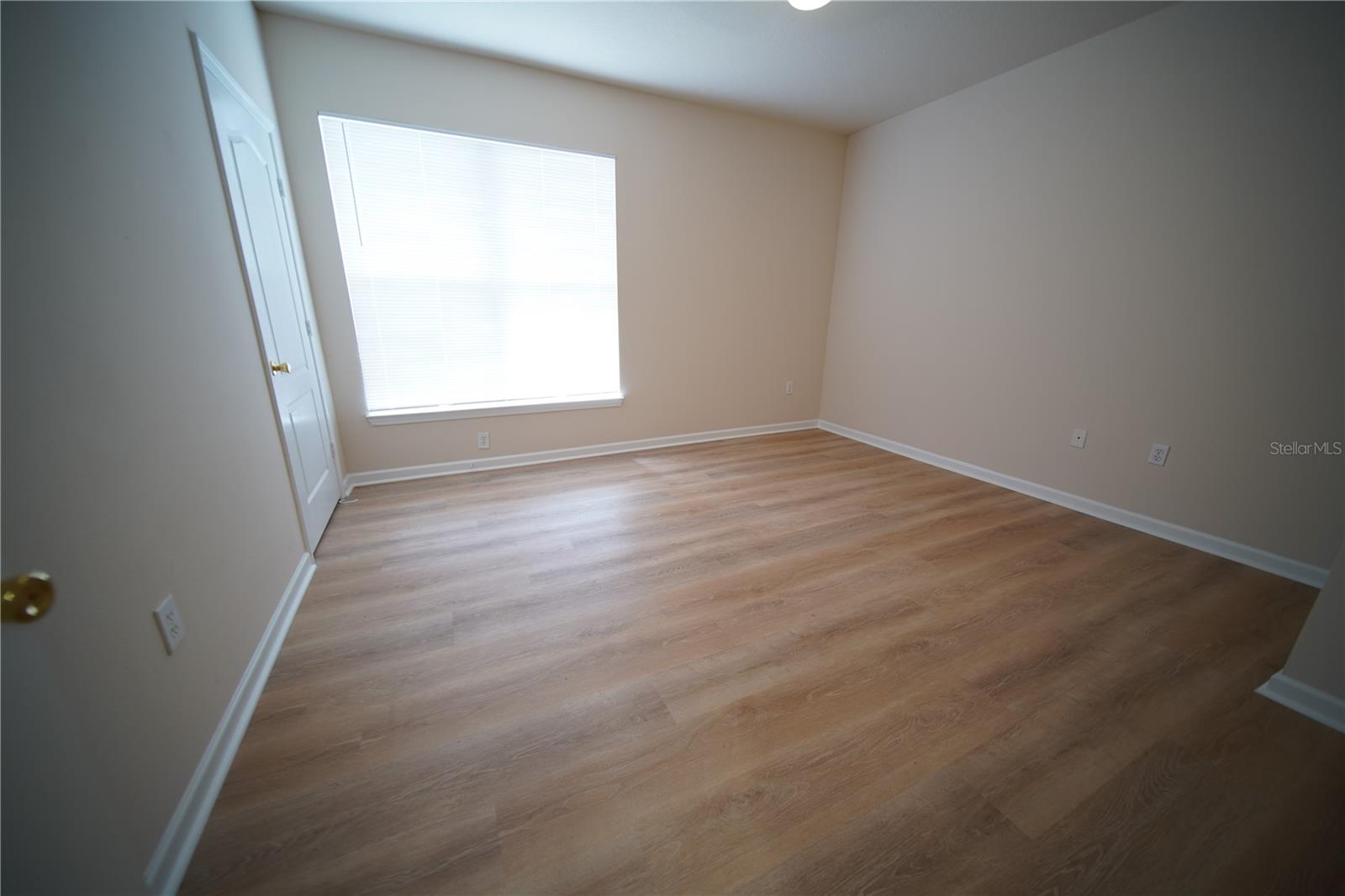 Image 4 of 23 For 10409 Villa View Circle 10409