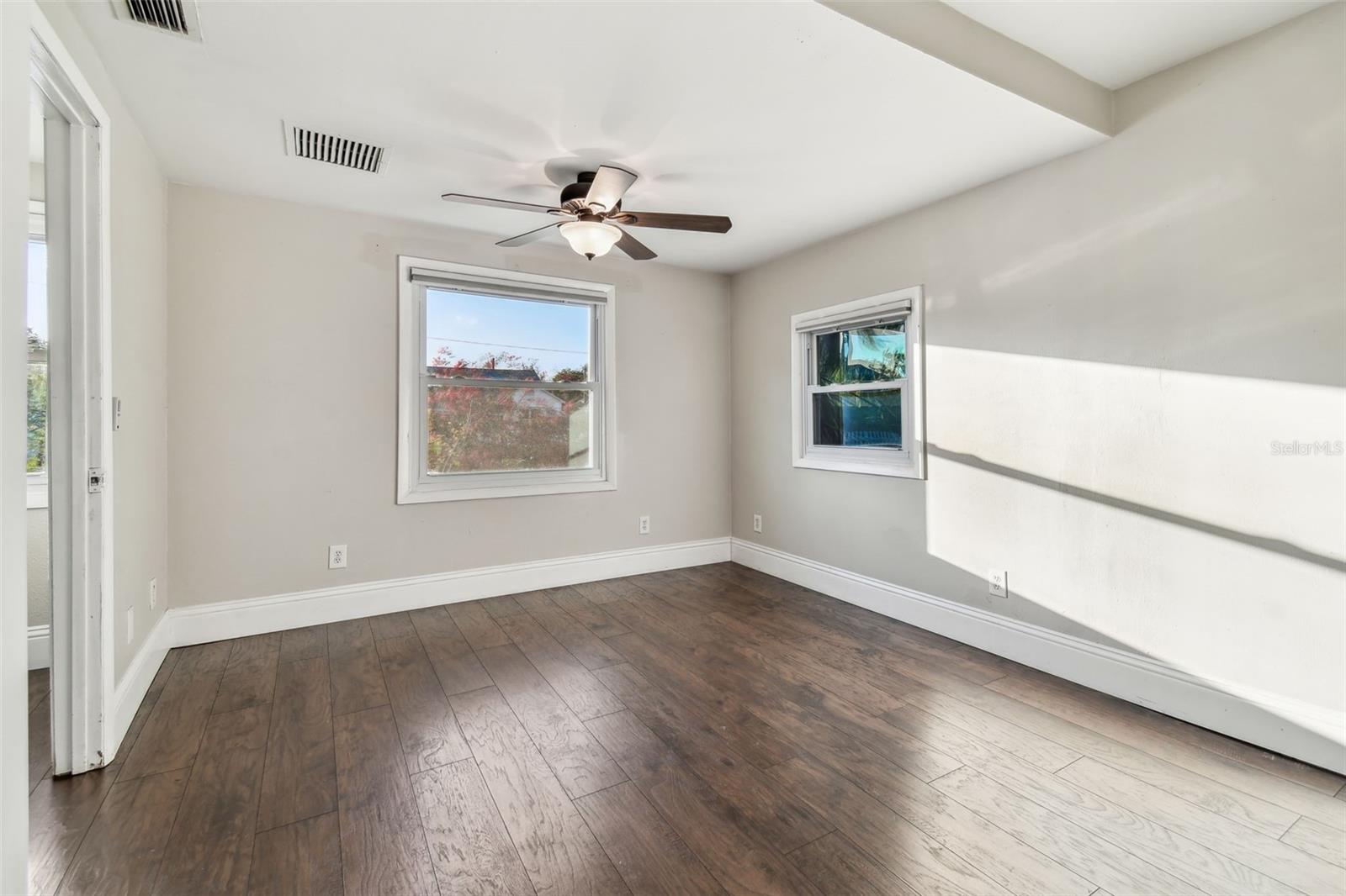 Image 13 of 24 For 937 26th Street N