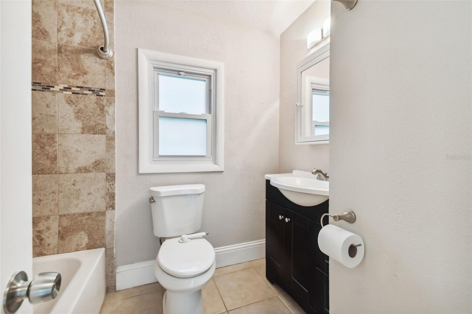 Image 19 of 24 For 937 26th Street N