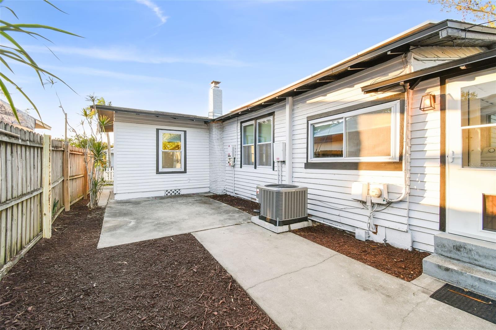 Image 22 of 24 For 937 26th Street N