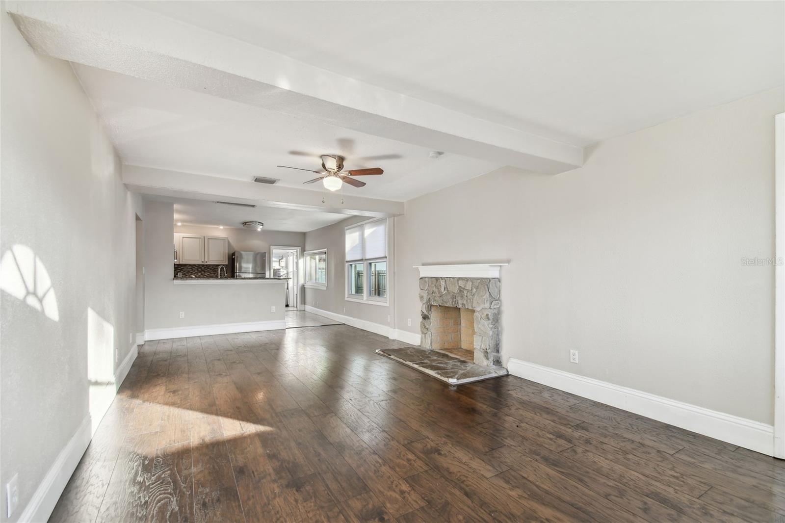Image 3 of 24 For 937 26th Street N