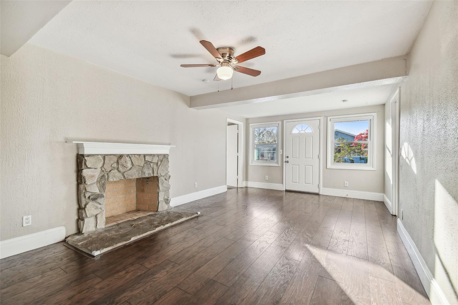 Image 4 of 24 For 937 26th Street N
