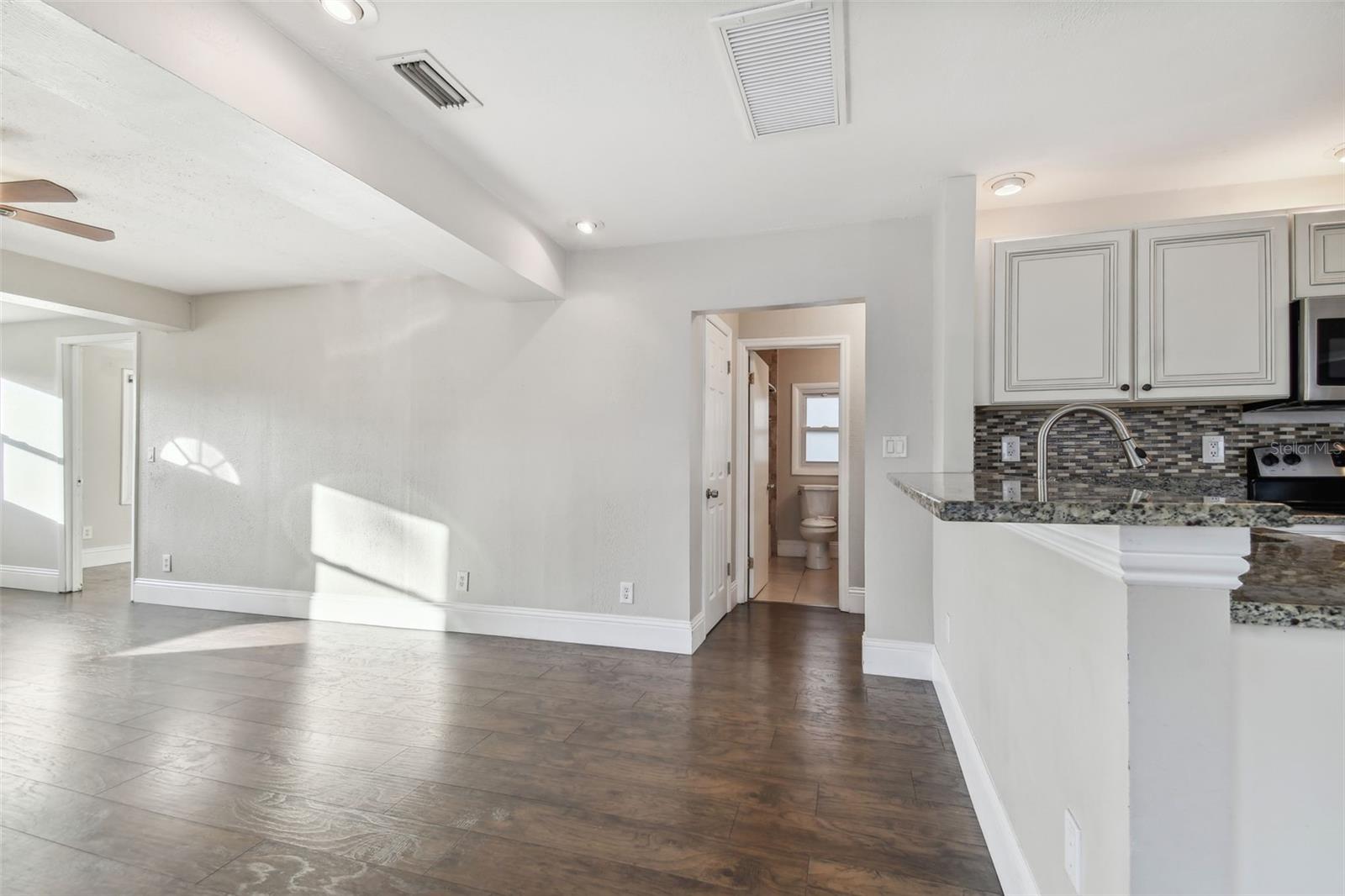 Image 5 of 24 For 937 26th Street N