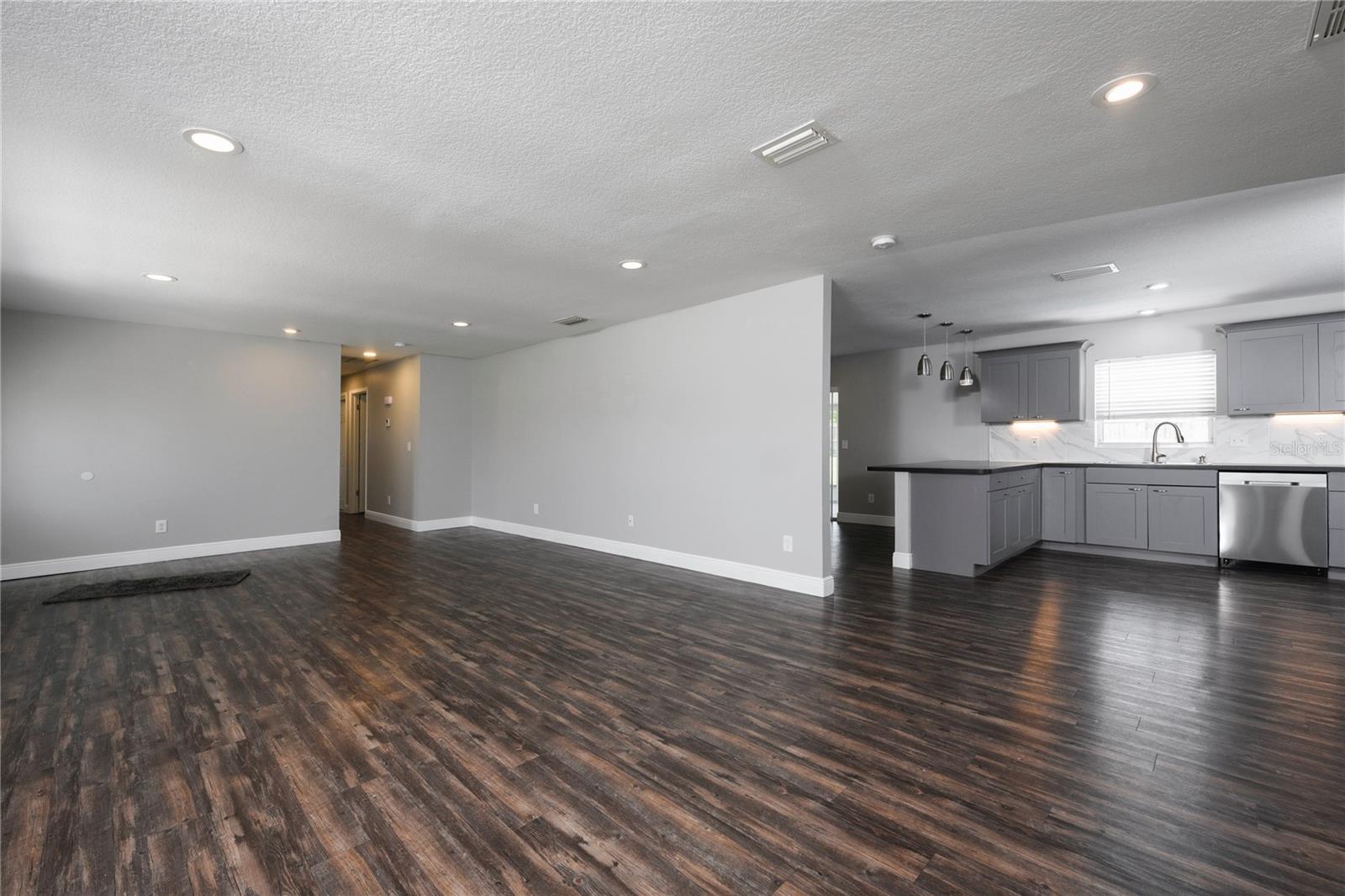 Image 9 of 31 For 123 Jeffrey Drive