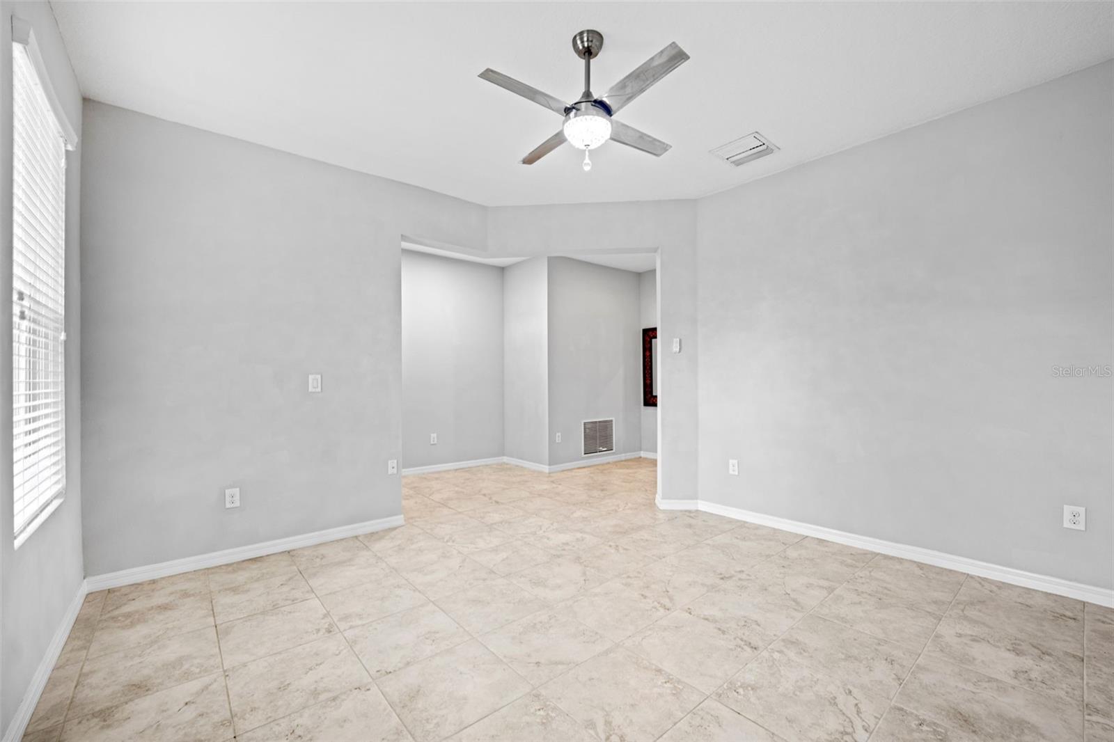 Image 10 of 45 For 13334 Palmera Vista Drive